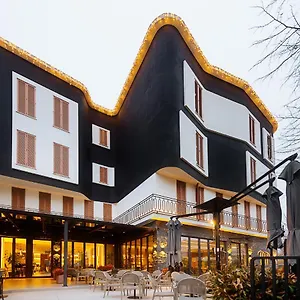 Park Plazza Hotel